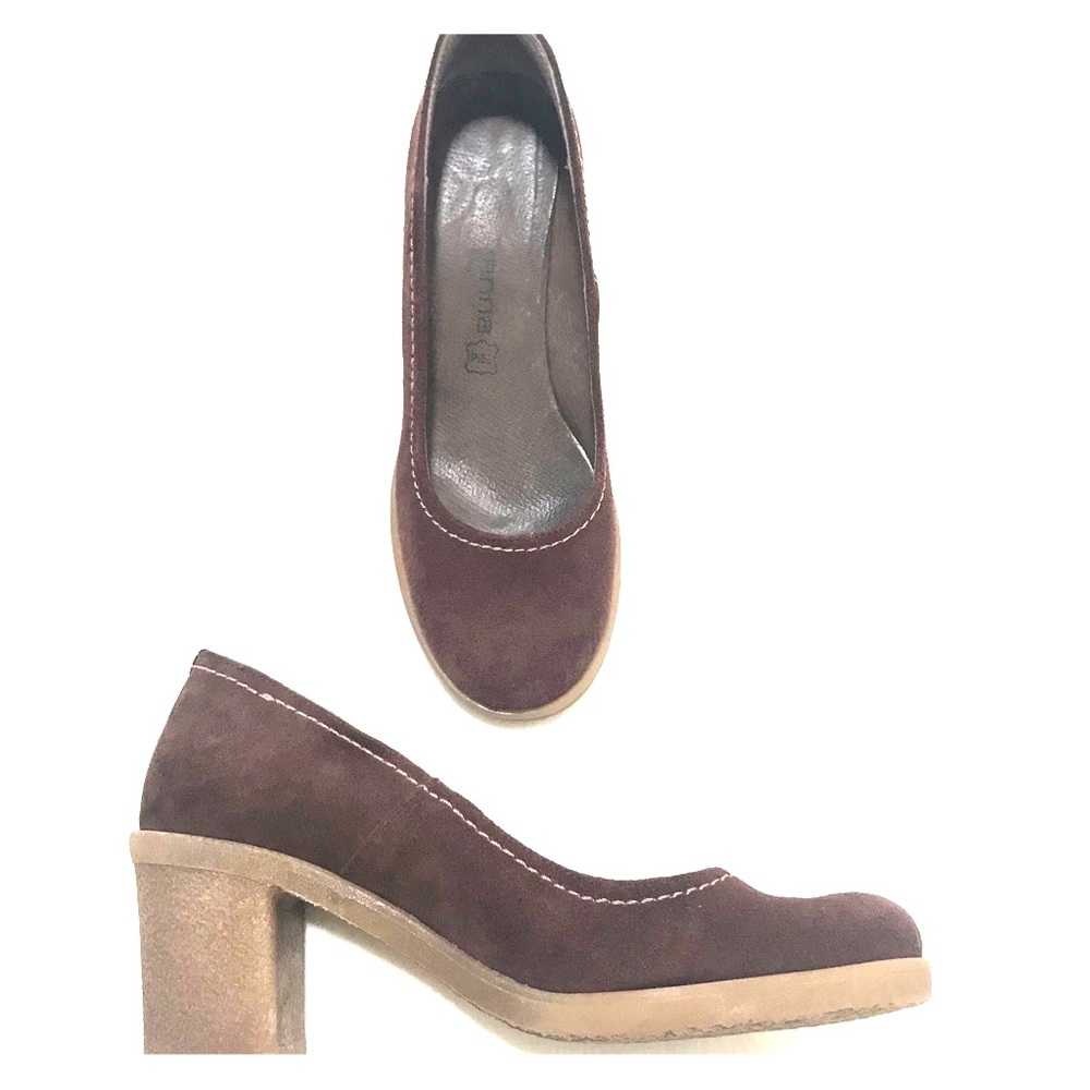 Spain Brown suede chunky heels.